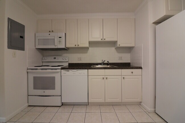 Building Photo - 16 Westford St