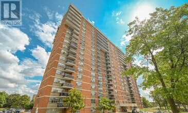 Building Photo - 2645 Kipling Ave
