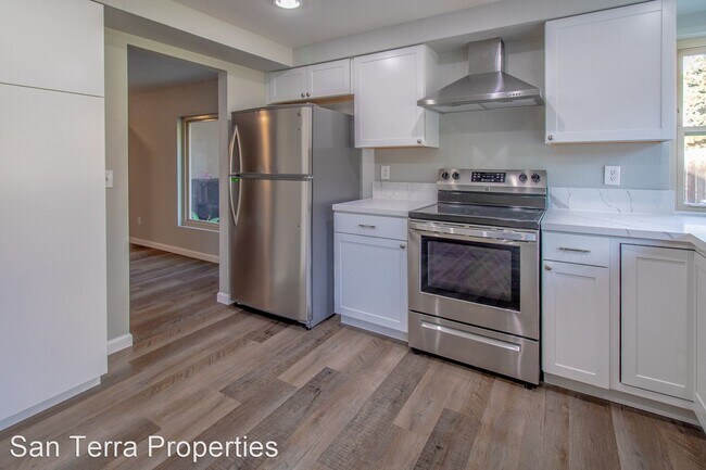 Foto del edificio - 4 br, 3 bath House - 10613 Montego Dr.