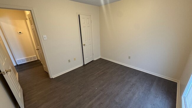 Building Photo - 7013 Wesley Ct
