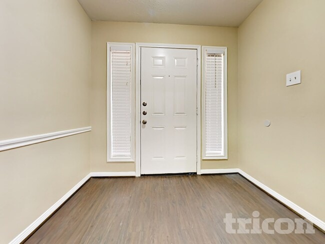 Foto del edificio - 16311 Green Shade Dr