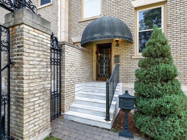 Foto del edificio - 808 Summit Ave