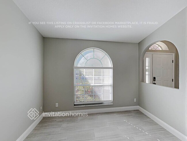 Foto del edificio - 16924 Falconridge Rd