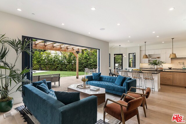 Building Photo - 9138 Larke Ellen Cir