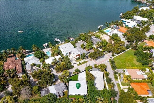 Foto del edificio - 1320 N Biscayne Point Rd