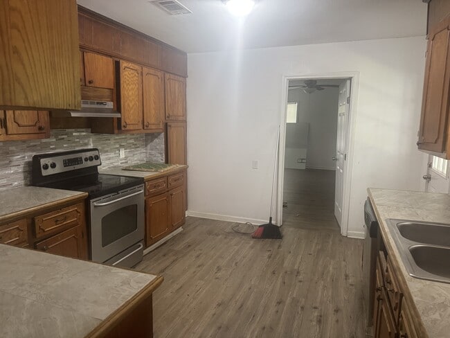 Building Photo - 2789 Sheldon Dr