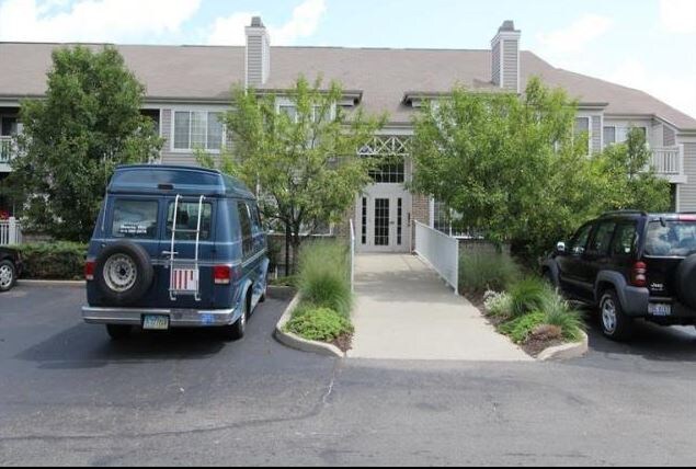 Foto principal - 4240 Endeavor Dr