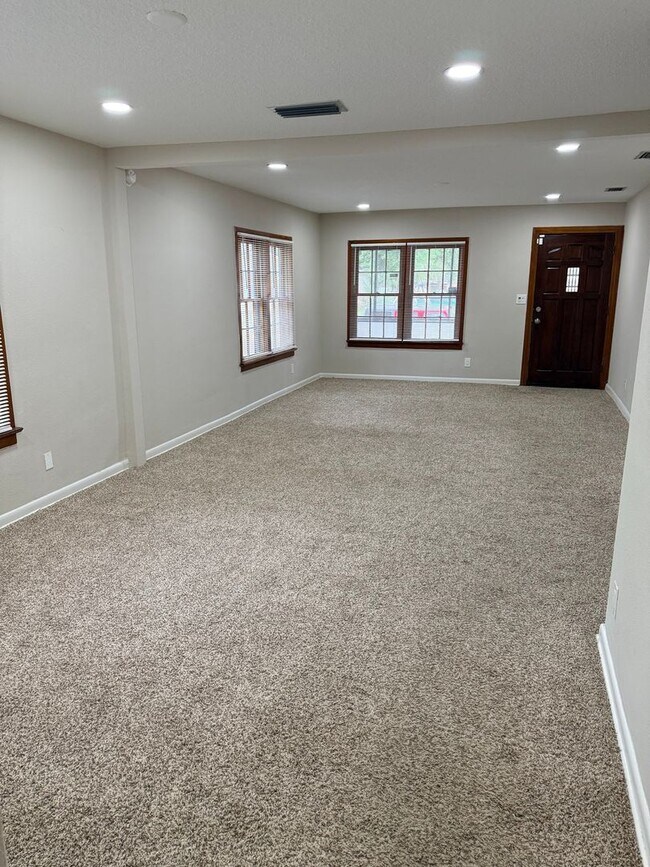 Foto del edificio - 2078 Woodside St