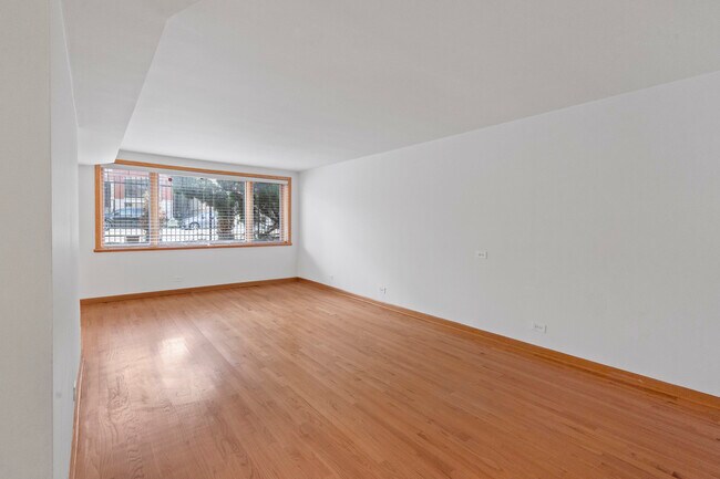 Foto del edificio - 2112 W Armitage Ave