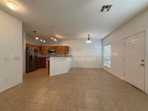 Building Photo - 1702 E Bell Rd