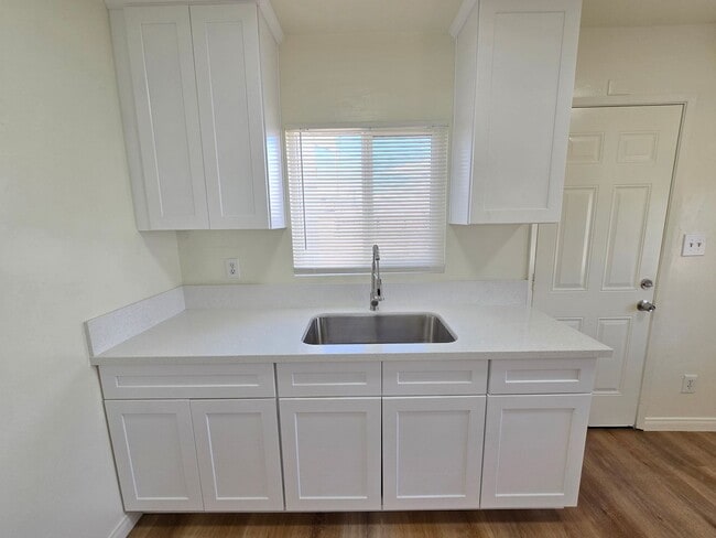 Foto del edificio - Charming 1-Bedroom, 1-Bathroom Detached Unit – Fully Remodeled!