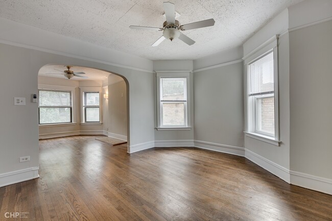 Building Photo - 852 W Lill Ave