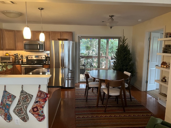 Foto del edificio - 449 Clairemont Ave