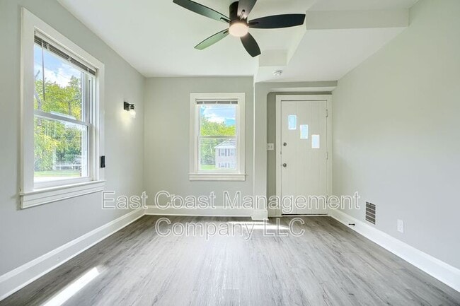 Building Photo - 501 Middle River Rd