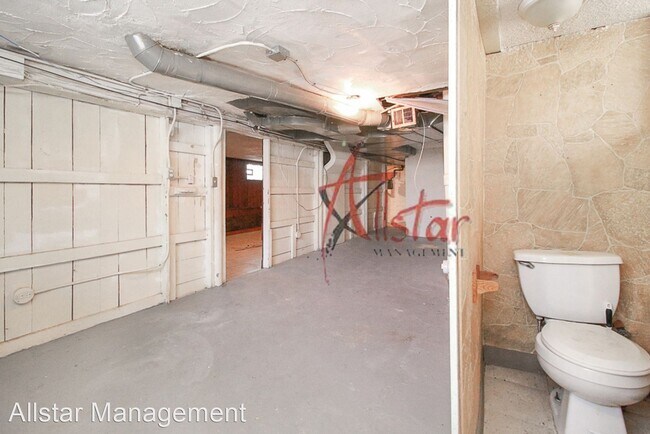 Building Photo - 4 br, 1 bath House - 3397 Beechwood Ave