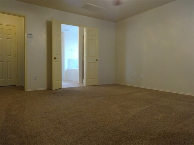 Foto del edificio - 14750 Autumn Glen Ct