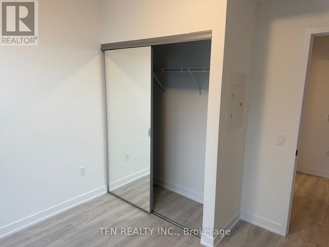 Building Photo - 15 Richardson St