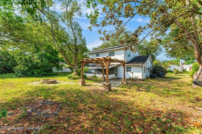 Building Photo - 2645 Driftwood Dr