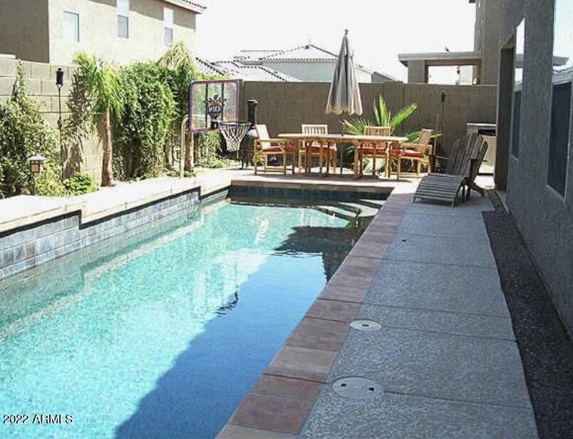 Foto principal - 2270 E Palm Beach Dr