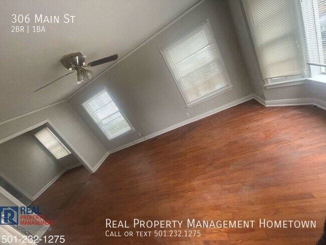 Foto del edificio - SPECIAL!! 1/2 OFF FIRST MONTHS RENT!