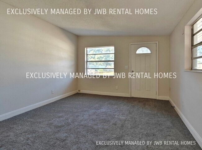 Building Photo - 10271 Monaco Dr