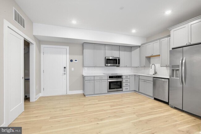 Foto del edificio - 2621 W Jefferson St