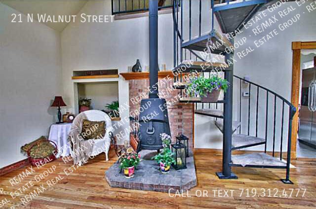 Building Photo - 21 N Walnut St