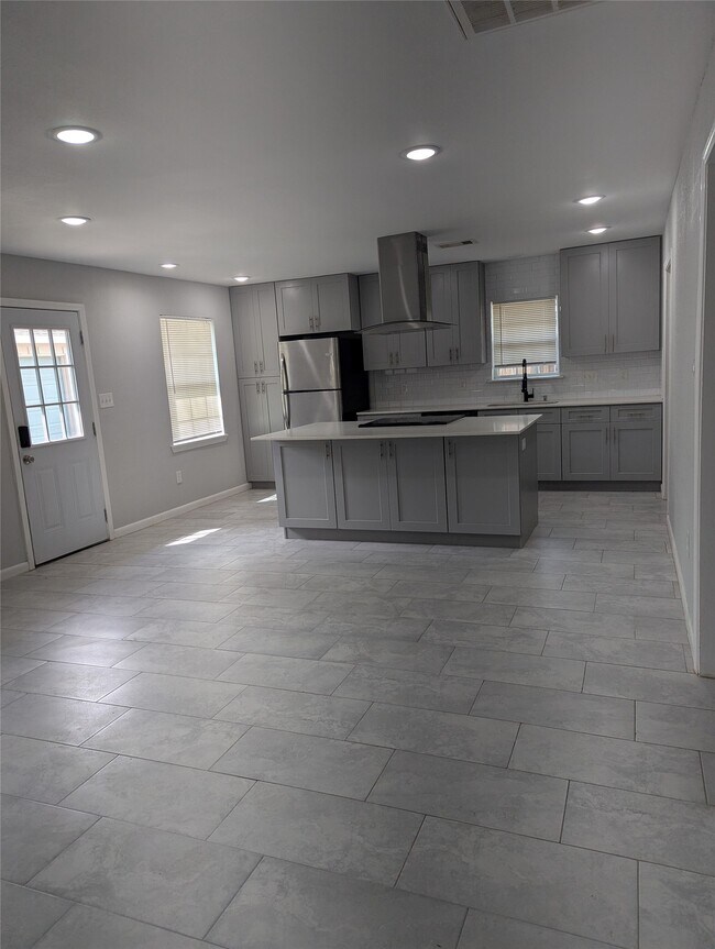 Building Photo - 5737 Alvarado Dr