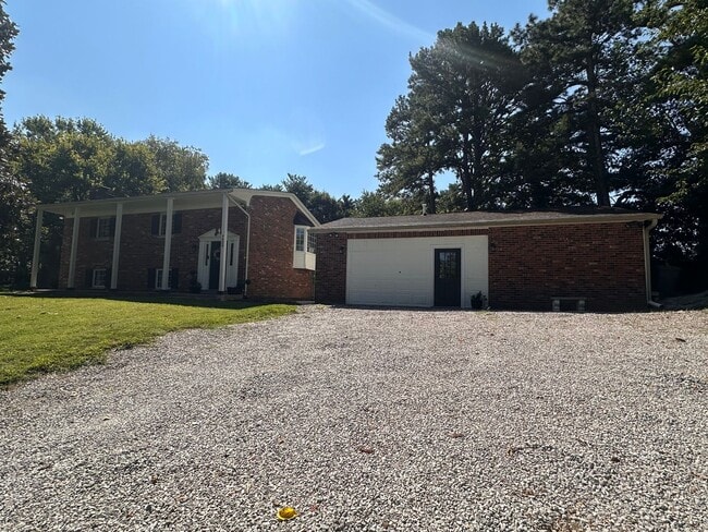 Photo - 4823 Salem Noble Rd House