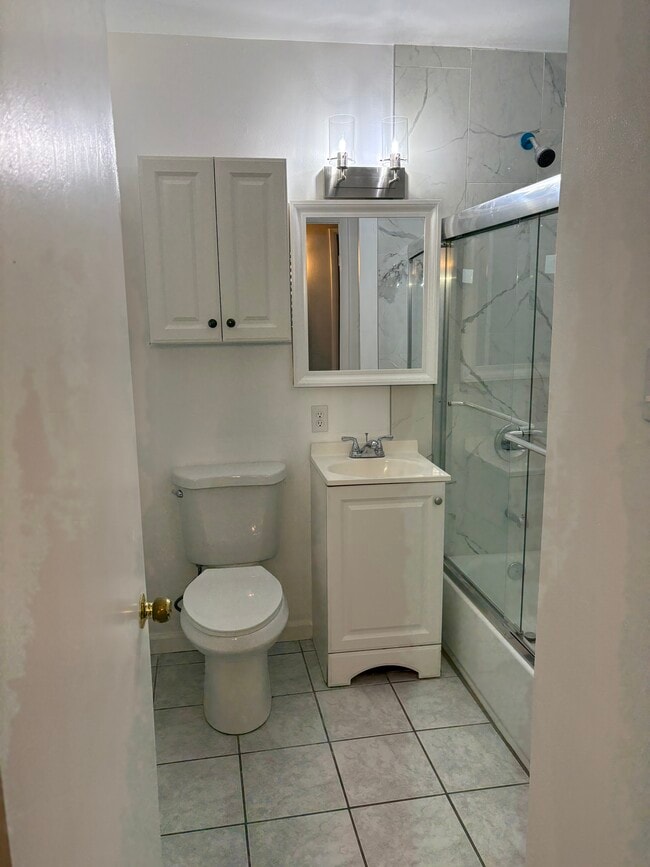 Building Photo - 3061 S Wolff St