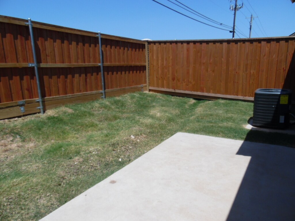 Building Photo - 301 W Panther Way
