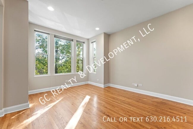 Building Photo - 1924 N Honore St