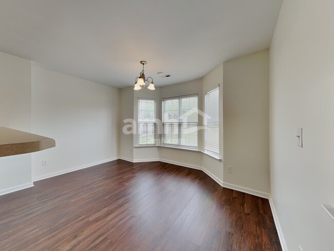 Foto del edificio - 1008 Golden Crest Dr