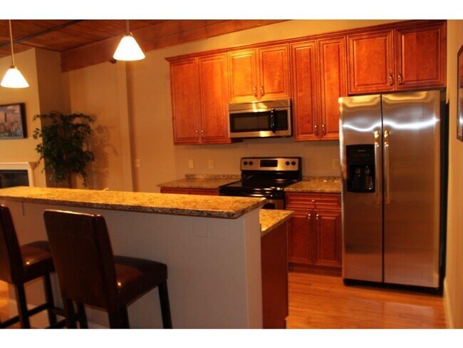 Building Photo - 70 Foundry St