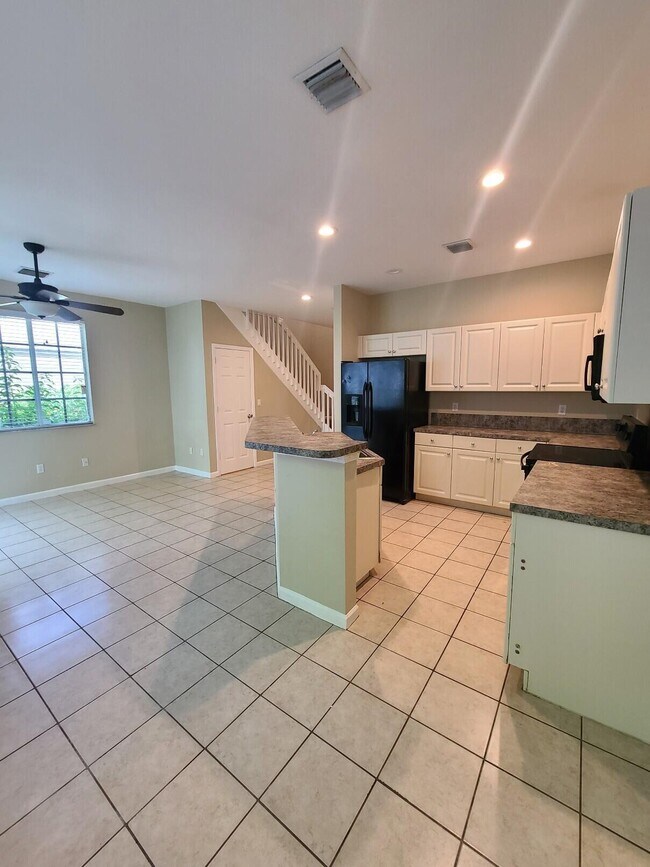 Building Photo - 1239 Lucaya Dr
