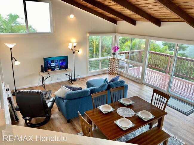 Building Photo - 3 br, 2 bath House - 2164 Halekoa Dr