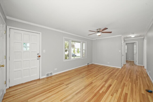 Building Photo - Charming Ranch-Style Home with New Windows...