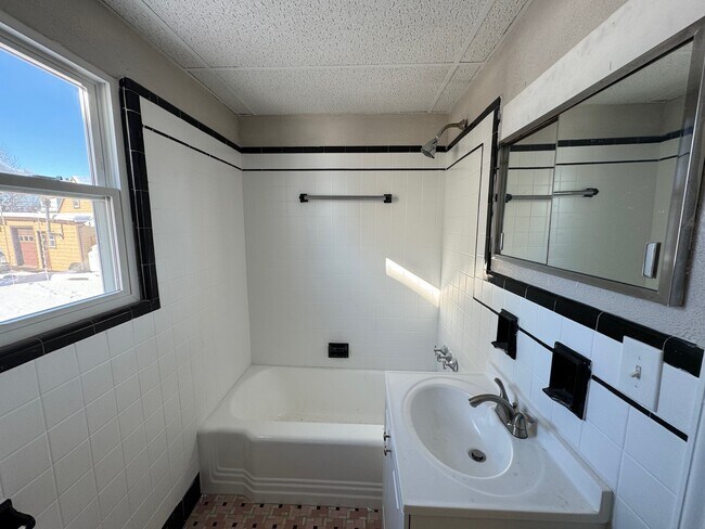 Foto del edificio - 2233 Guilderland Ave