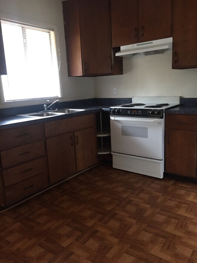 Foto del edificio - 3 Bedroom/1.5 Bath Home on Westside!