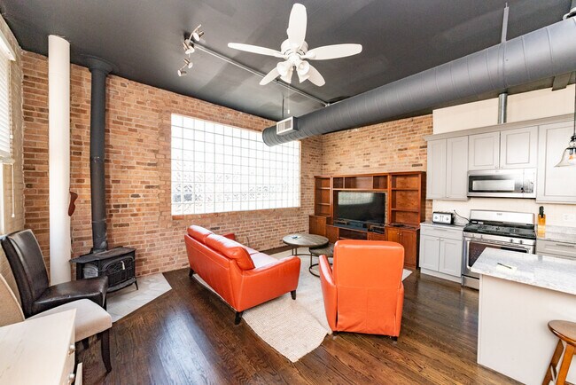Foto del edificio - 1214 W Belmont Ave