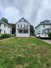 Building Photo - 26 Bardin St