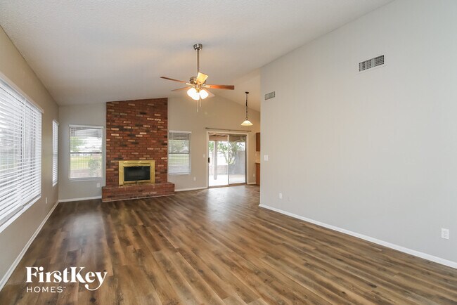 Building Photo - 8545 N 108th Ln