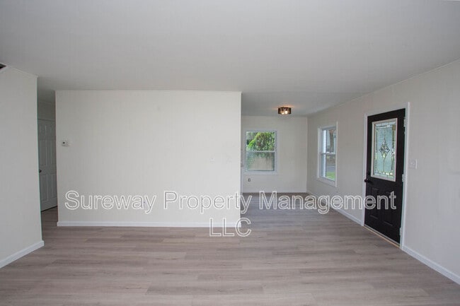 Building Photo - 73 Somerset Dr