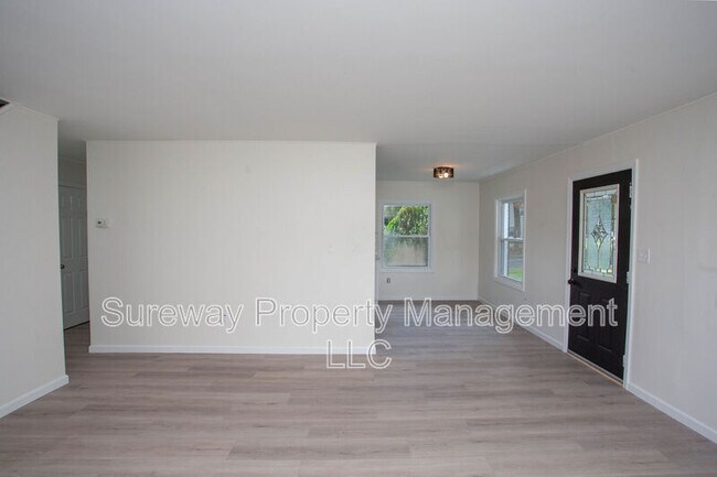 Foto del edificio - 73 Somerset Dr