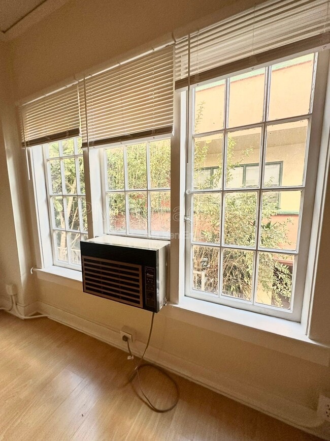 Building Photo - 1825 Ivar Ave