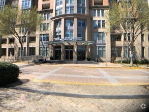 Building Photo - 8220 Crestwood Heights Dr