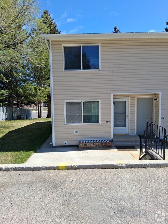 Building Photo - 1000 Indian Hills Dr