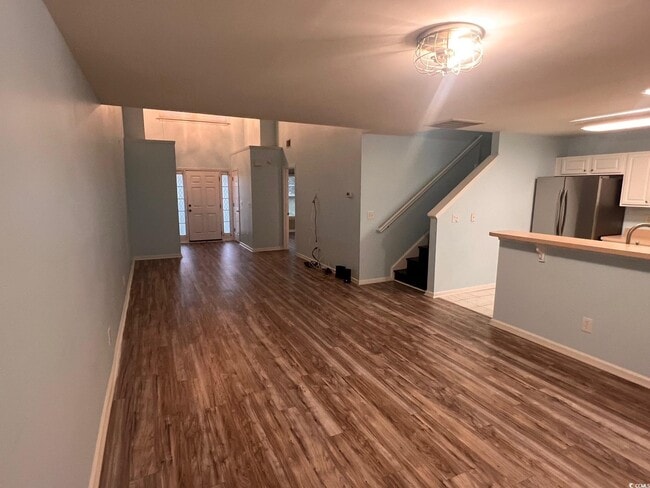 Building Photo - 1096 Harvester Cir