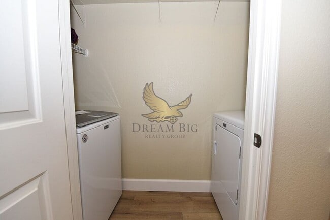 Building Photo - 8555 W Russell Rd