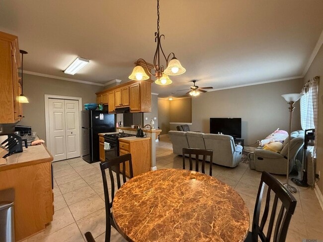 Building Photo - 828 Meadow Bend Dr